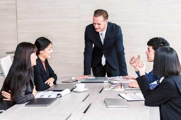 Businesspeople Using Laptops Discussing Together Meeting Room Teamwork Concept — Stock Photo, Image