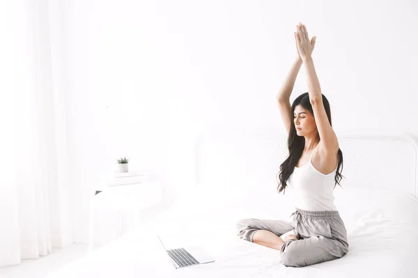 Woman Practicing Yoga Home Bedroom — Stock Photo, Image