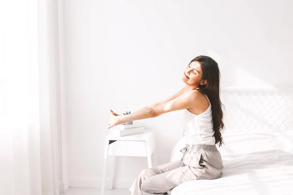 Woman Stretching Bed Wake — Stock Photo, Image