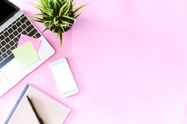 Top View Laptop Computer Pink Background Flat Lay — Stock Photo, Image