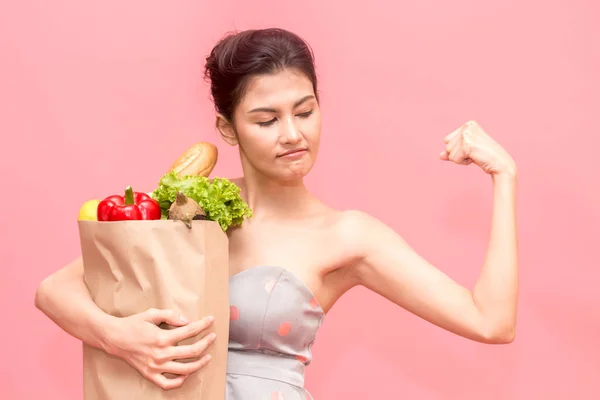 Donna Che Tiene Sacchetto Carta Shopping Con Frutta Verdura Dieta — Foto Stock