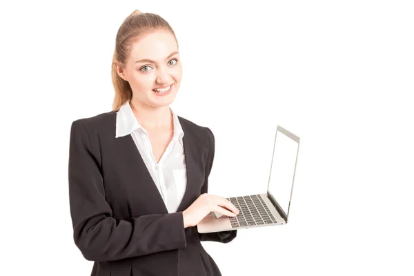 Mujer Negocios Sonriente Usando Una Computadora Portátil Aislada Sobre Fondo — Foto de Stock