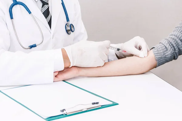 Doctor Protective Gloves Giving Female Patient Injection Hospital Healthcare Medicine — Stock Photo, Image