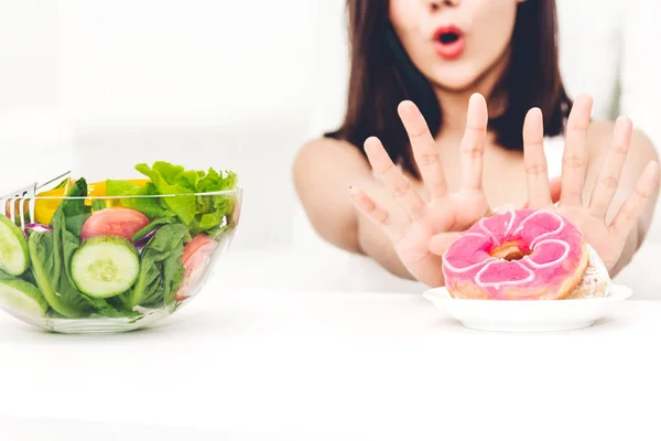 Woman Making Choice Healthy Salad Calorie Bomb Chocolate Donut Woman — Stock Photo, Image