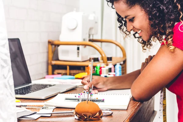Smiling African American Black Woman Fashion Designer Working Laptop Computer — Stock Photo, Image