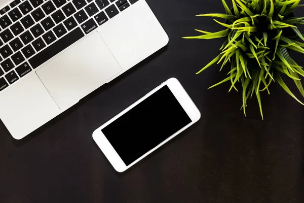 Top View Laptop Computer Mockup Smartphone Blank Screens Black Background — Stock Photo, Image