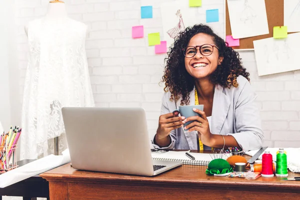 Smiling African American Black Woman Fashion Designer Standing Working Laptop — Stock Photo, Image