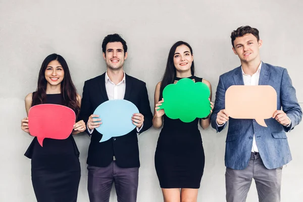 Gruppe Von Geschäftsleuten Mit Sprechblasensymbol — Stockfoto