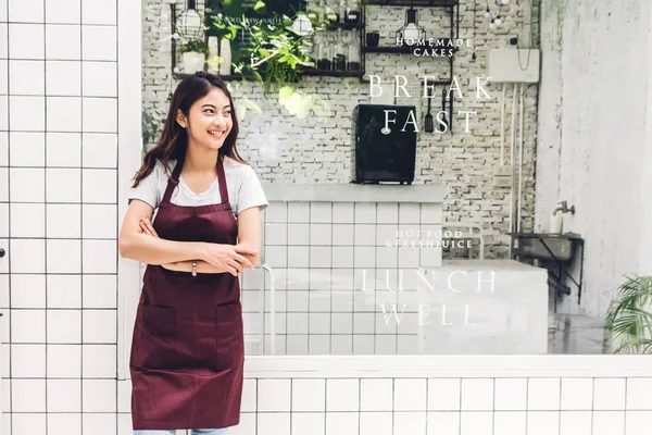 Portrait Woman Small Business Owner Smiling Standing Crossed Arms Cafe — Stock Photo, Image