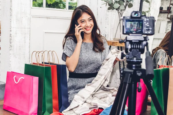 Woman Blogger Front Camera Recording Herself Shopping Choosing Clothes Store — Stock Photo, Image