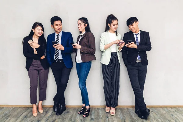Group Business Relax Use Technology Together Smartphone Checking Social Apps — Stock Photo, Image