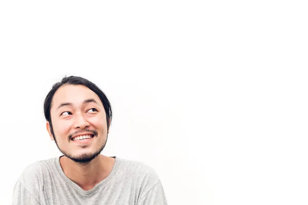 Portrét šťastný usmívající se asijské pohledný mladík vzhlížel — Stock fotografie