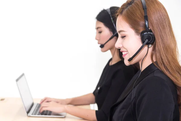 Schöne Geschäftsfrau Customer Support Services arbeiten mit h — Stockfoto