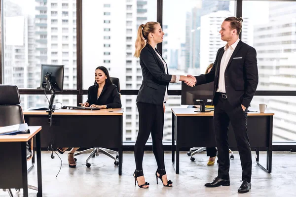 Success of handshake business partners.businessman and businessw — Stock Photo, Image