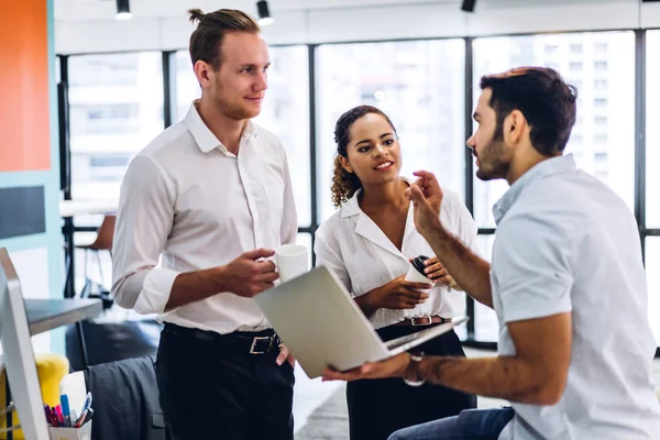 Successful group of casual business discussing and working with — Stock Photo, Image