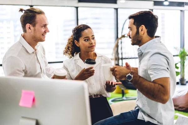 Grupo Reuniones Negocios Profesionales Discutir Estrategia Con Nuevo Proyecto Startup —  Fotos de Stock