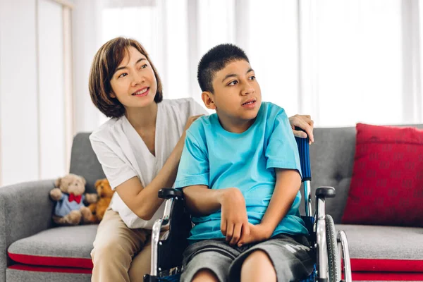 Retrato Disfrutar Del Amor Feliz Familia Asiática Madre Jugando Cuidador — Foto de Stock