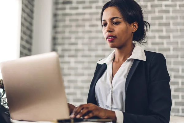 Portrait Smiling Happy African American Black Woman Relaxing Using Technology — Stock Photo, Image