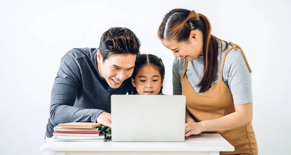 Ritratto Godere Felice Amore Sorridente Famiglia Asiatica Padre Madre Con — Foto Stock