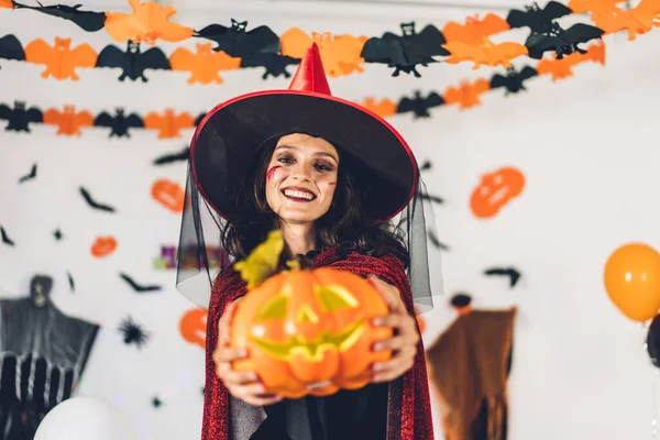 Szórakozás Gazdaság Tök Visel Öltözött Karnevál Halloween Jelmezek Smink Pózol — Stock Fotó