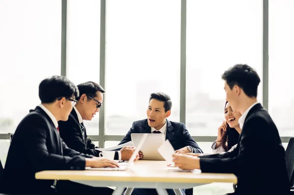 Group Asian Professional Business Meeting Discussing New Startup Idea Project — Stock Photo, Image