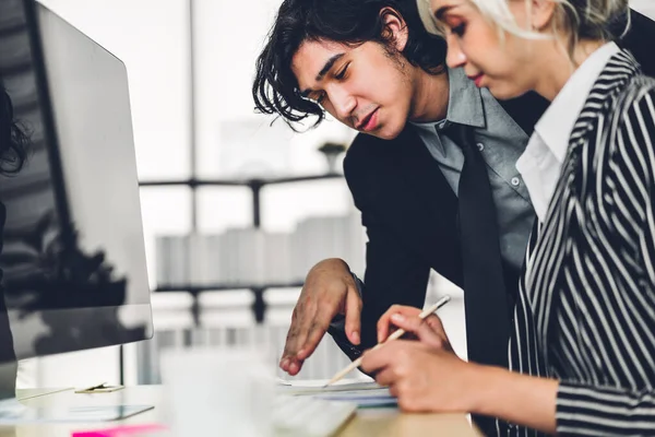 Succesvol Van Twee Casual Business Meeting Het Bespreken Van Strategie — Stockfoto