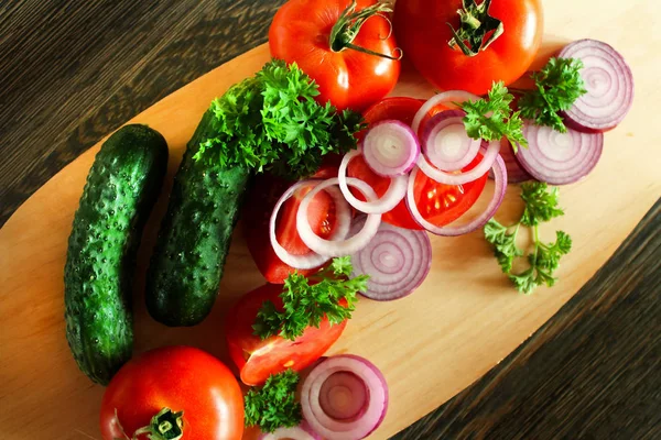 Fresh Vegetables Cutting Board Table — Stock Photo, Image