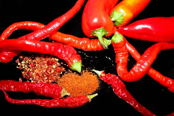 Pimiento Rojo Picante Sobre Fondo Negro — Foto de Stock