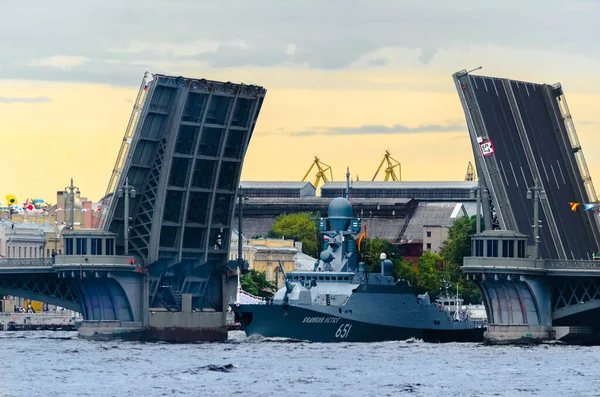 Saint Petersburg Russia July 2020 Warships Passes Parade Formation Neva — Stock Photo, Image