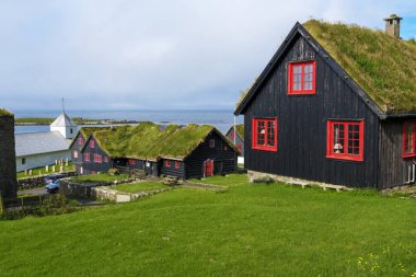 Geleneksel Faroe dili ahşap evler Kirkjubour Köyü, Streymoy Faroe dili Adası 
