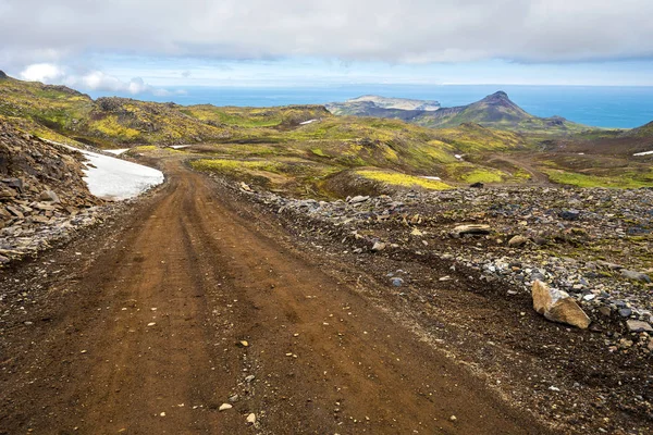 Weg door het nationale Park Snæfellsjökull in noordelijke richting — Stockfoto