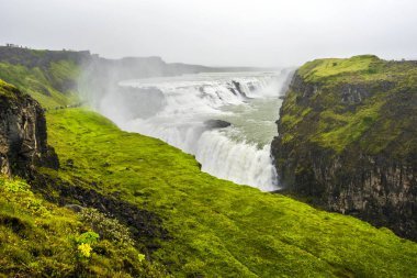 Gullfoss şelale siste. 