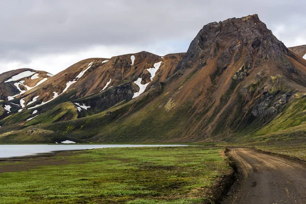 Fjallabaksleid norori weg F208 in het oosten van Fjallabak natuurlijke — Stockfoto