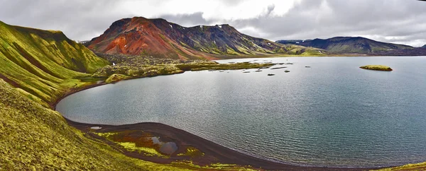 Vista panorámica del lago Frostastadavatn en las tierras altas de Islandia . — Foto de Stock