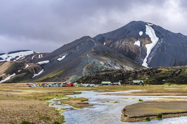 Fridl의 Landmannalaugar 지역에서 Brennisteinsalda 캠핑 지역 — 스톡 사진