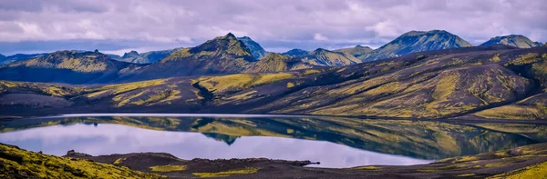 Panorama över Lambavatn sjö i Lakagigar vulkanisk spricka område, L — Stockfoto