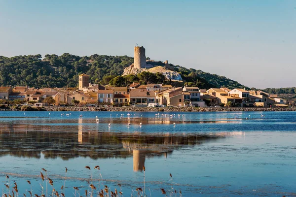 Centro storico della città di Gruissan con Torre Barberousse in cima — Foto Stock