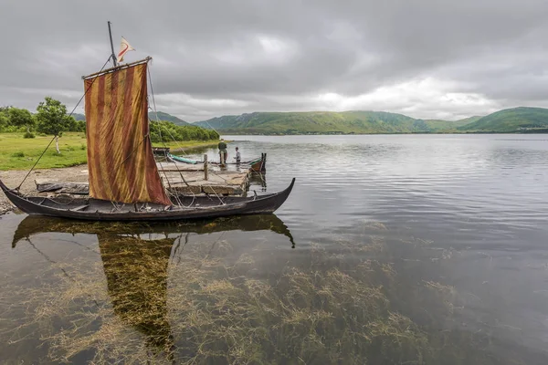 Lofotr, Norveç - 2 Ağustos 2017 T'de Yeniden Inşa Edilen Viking gemileri
