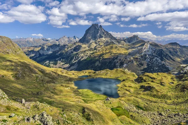 View at Ossau valley from the mountain pass Ayous in Franch Atla — Stock Photo, Image