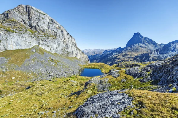View at Casterau Mountain at left and Casterau lake in French At — Stock Photo, Image