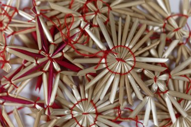 Noel dekorasyonu için saman yıldız