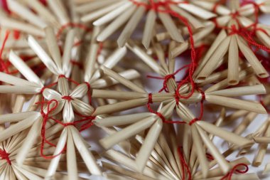 Noel dekorasyonu için saman yıldız