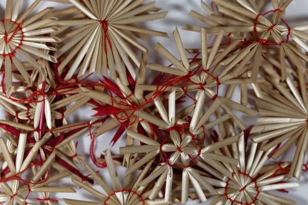 Noel dekorasyonu için saman yıldız