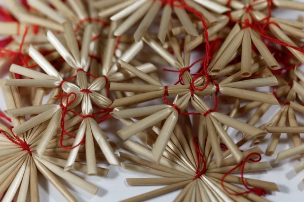 Noel dekorasyonu için saman yıldız