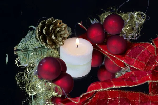 Gyertya, karácsonyi dekoráció — Stock Fotó