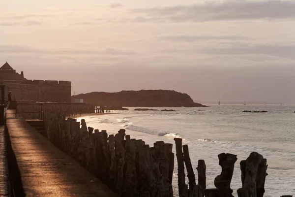 La costa de Saint Malo, en Normandía / Francia . — Foto de Stock