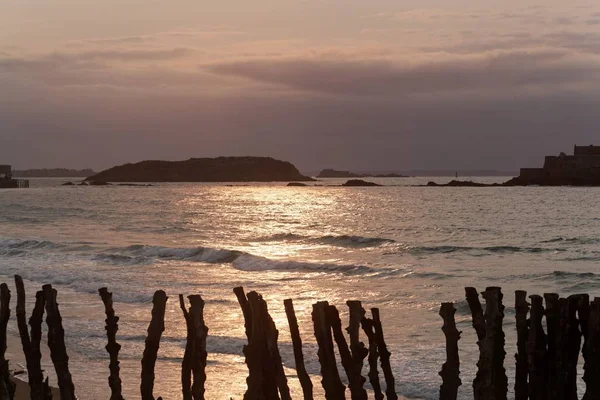 La costa de Saint Malo, en Normandía / Francia . — Foto de Stock