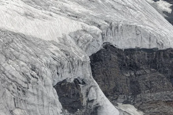 Deel van de Pasterze gletsjer in de Alpen in Oostenrijk. — Stockfoto