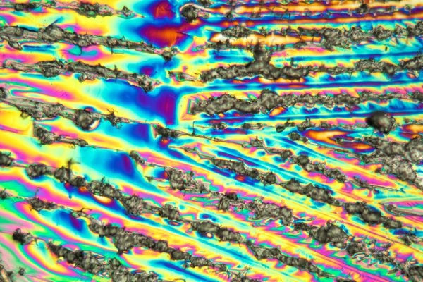 Кристаллы нитрата калия под микроскопом — стоковое фото