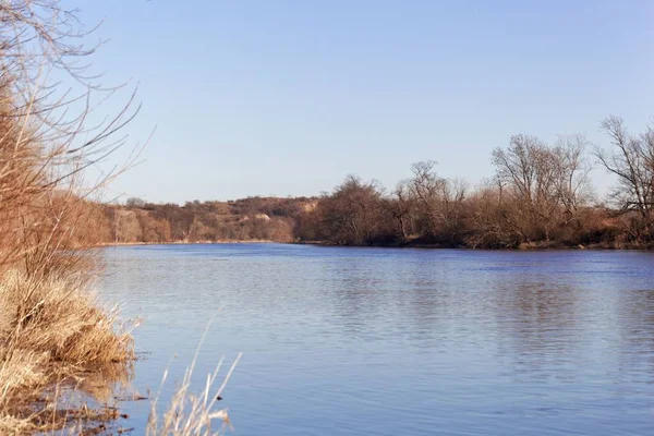 The river Saale in the North of the city Halle,  Germany. — Stock Photo, Image